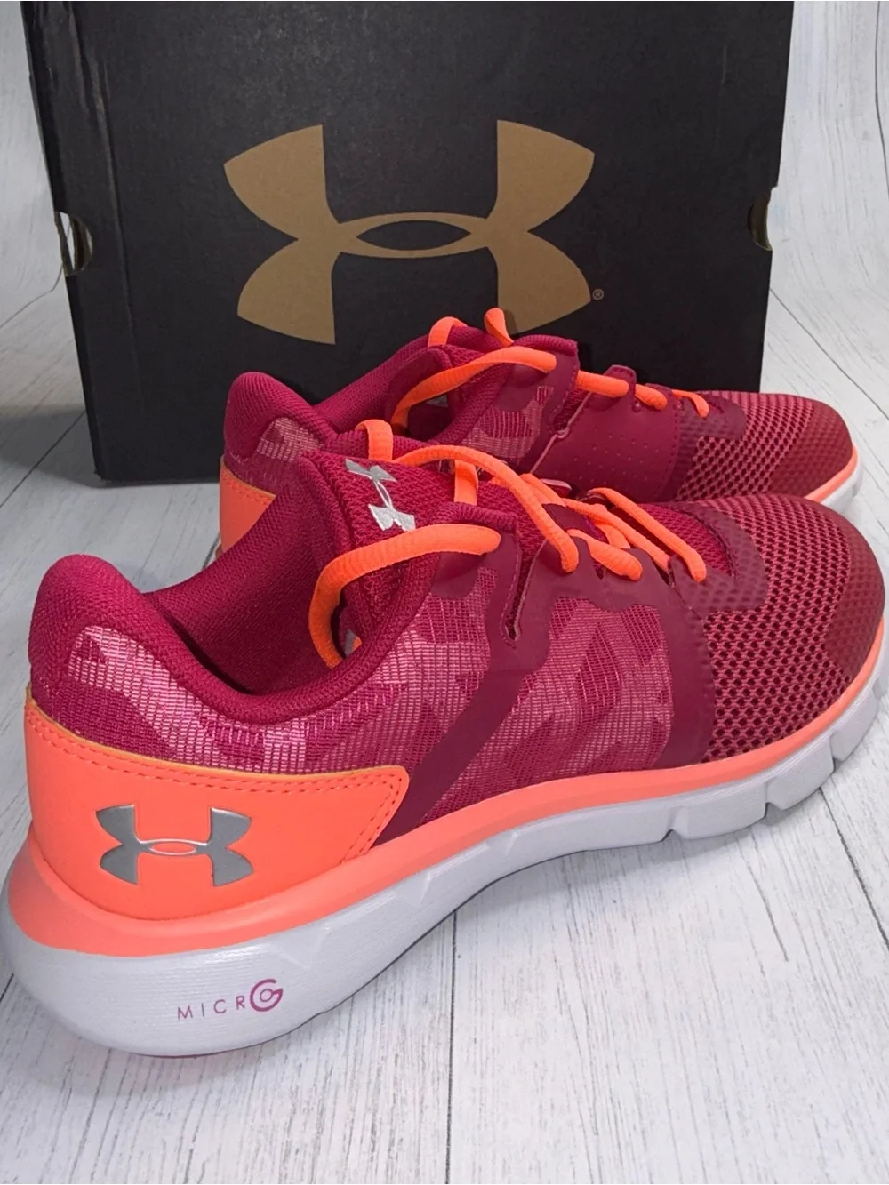 Under Armour Micro G Shift RN 7Y / 8.5W - Youth Girls Pink Coral NIB